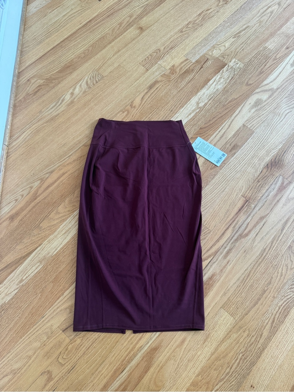 Lululemon nulu slim-fit hr skirt burgundy